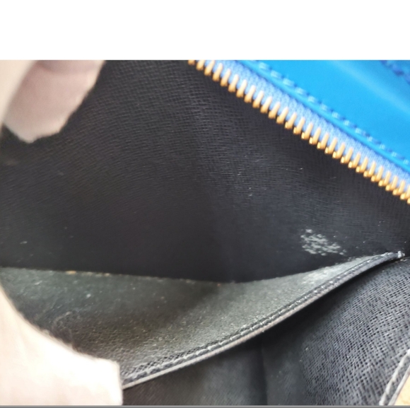 LOUIS VUITTON Toledo Blue Vintage 90s Epi Sac Triangle M52095 - Picture 13 of 13